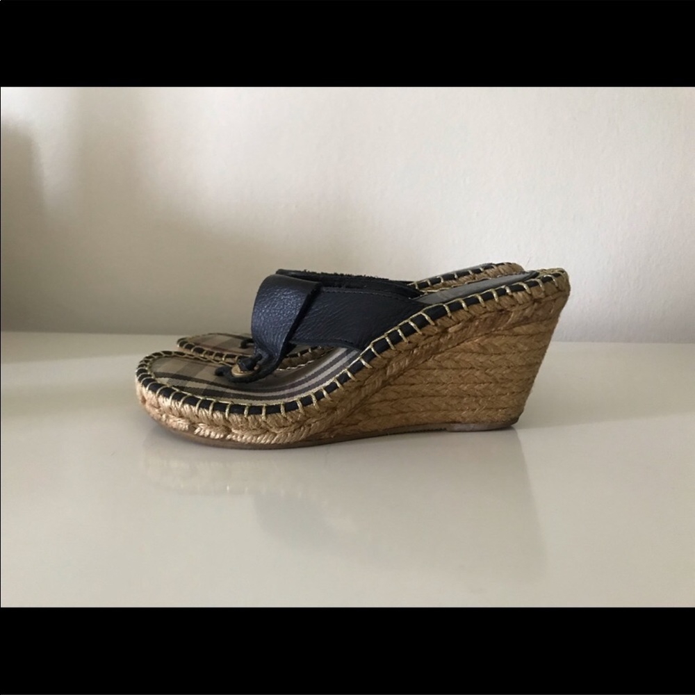 ๐ฏ Burberry wedges - Picture 4 of 5